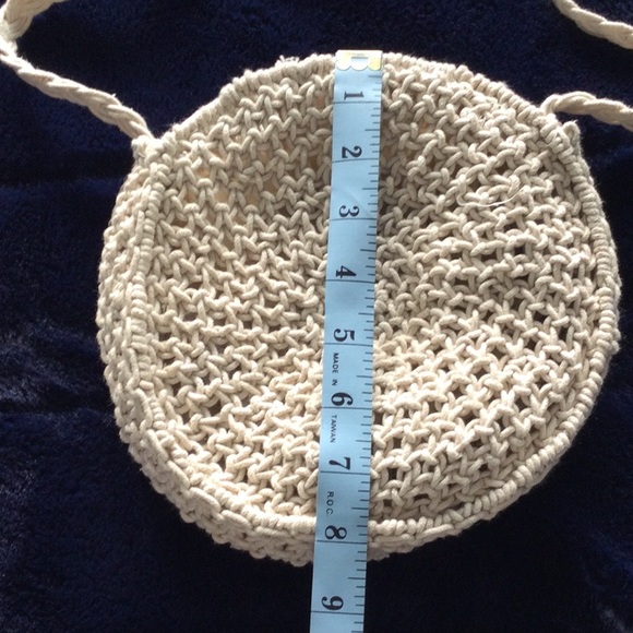 Crossbody crochet-look purse - Picture 4 of 6